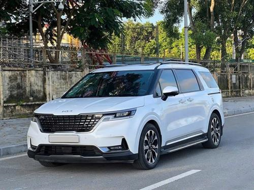 Xe tự lái 7 chỗ - số tự động