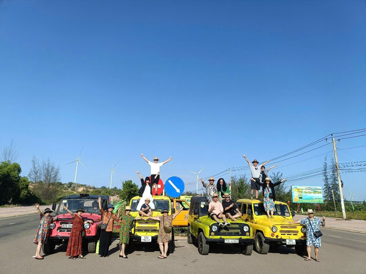 Tour du lịch xe Jeep Mũi Né (trong ngày) - xe 7 chỗ đưa đón từ Sài Gòn - jeep tour Mũi Né