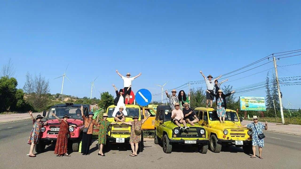 Tour du lịch xe Jeep Mũi Né (trong ngày) - xe 7 chỗ đưa đón từ Nha Trang - jeep tour Mũi Né